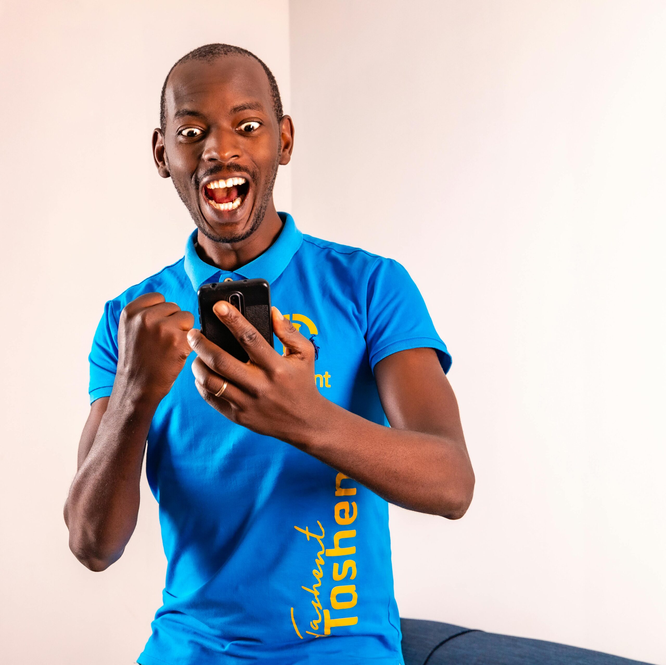 Kostenloses Stock Foto zu #indoor, afrikanischer abstammung, afroamerikanischer mann